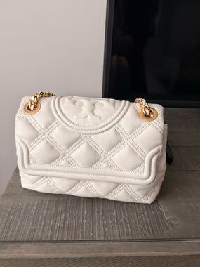 Tory Burch Quilted White Leather Shoulder Bag with Gold Chain